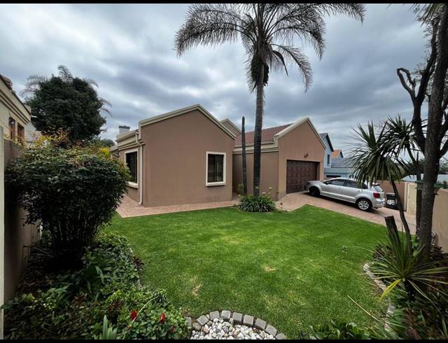 3 BEDROOM HOUSE FOR SALE IN COUNTRY VIEW